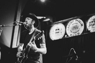 九游官网入口注册-美洲杯明星大爆发：精彩表演，万人瞩目！，美洲杯原名